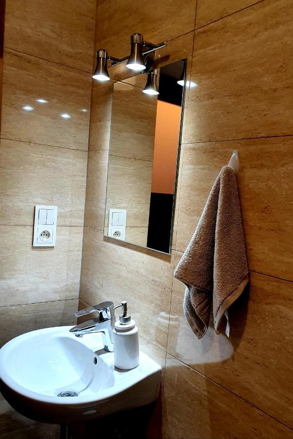Topolove Rooms & Apartments 克拉科夫 外观 照片