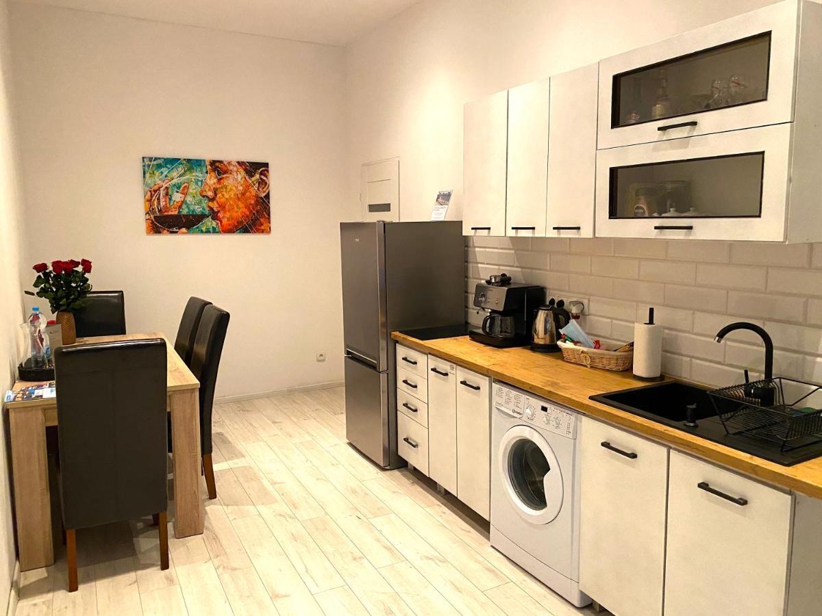 Topolove Rooms & Apartments 克拉科夫 外观 照片