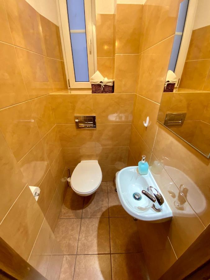 Topolove Rooms & Apartments 克拉科夫 外观 照片