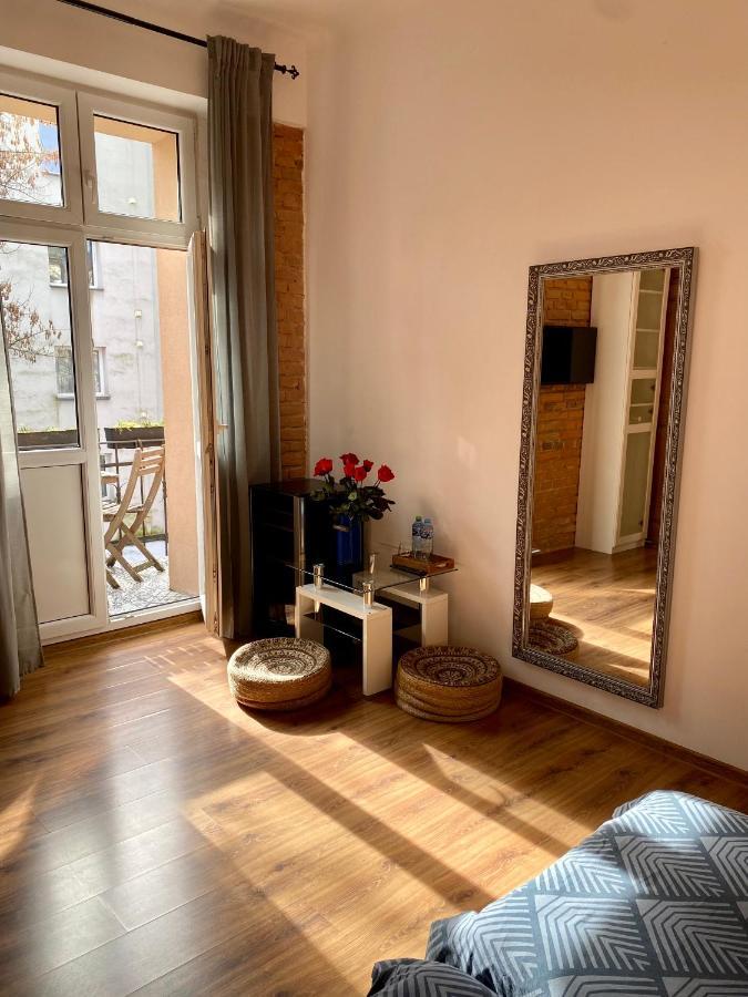 Topolove Rooms & Apartments 克拉科夫 外观 照片